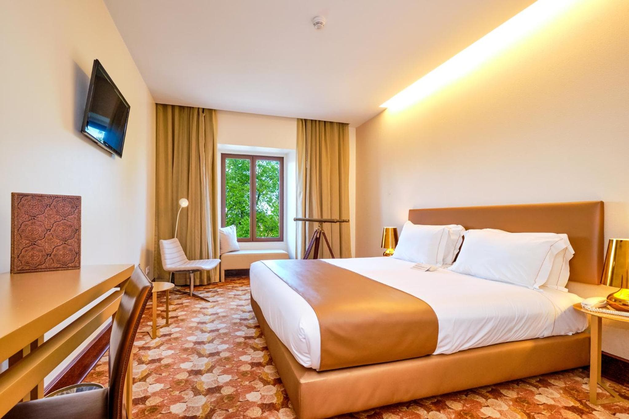 hotel room